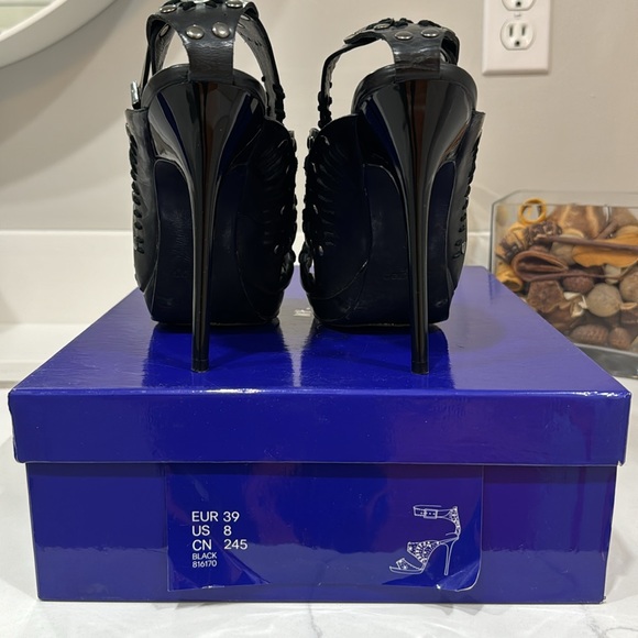 Gladiator Heels Jimmy & H&M Collaboration - Picture 3 of 9